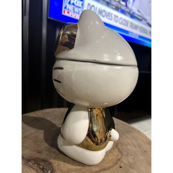 Hello Kitty Large Cookie Jar UNIQUE Gold Bow - NEW 🔥 - Picture 3 of 4